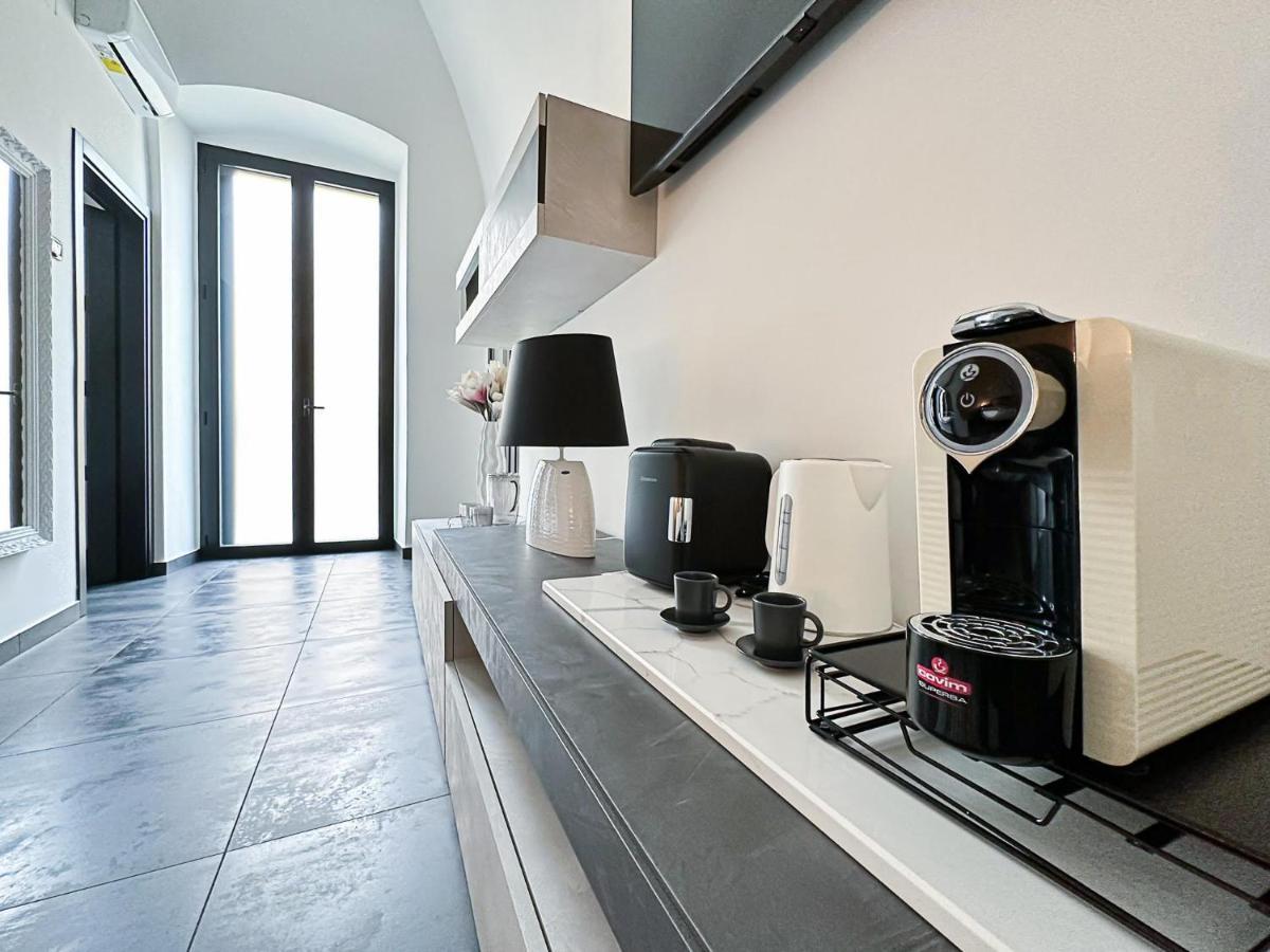 Marbel Suite Adelfia Exterior foto